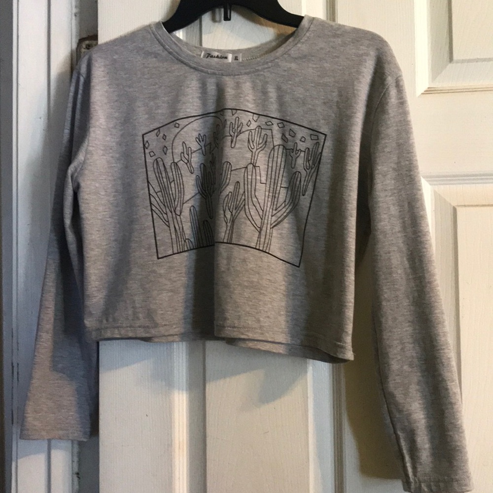Cactuses 🌵 crop top size XL but fits a LARGE .